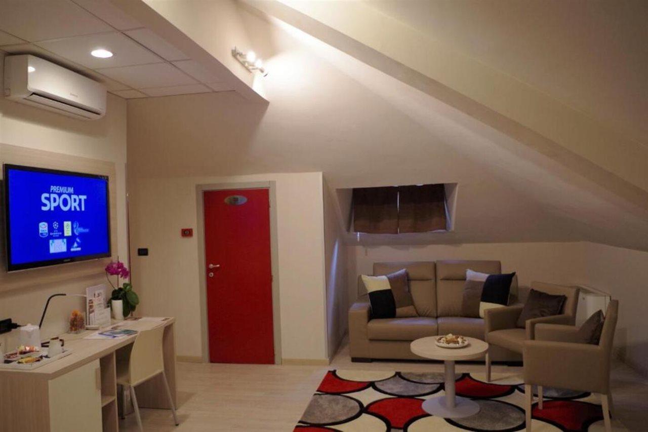 Best Quality Hotel La Darsena Moncalieri Exterior foto